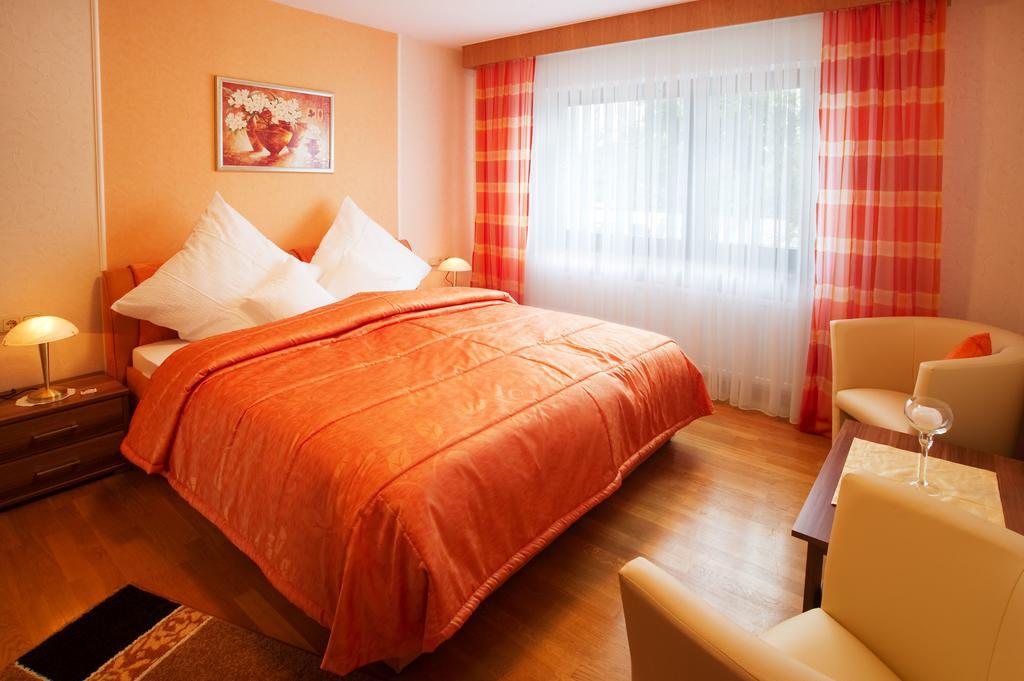 Wein & Gastehaus Hermeshof Hotel Тритенхайм Екстериор снимка
