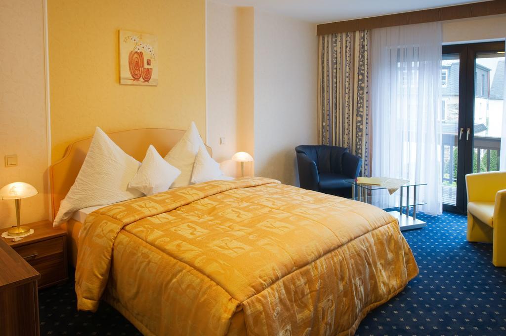 Wein & Gastehaus Hermeshof Hotel Тритенхайм Екстериор снимка
